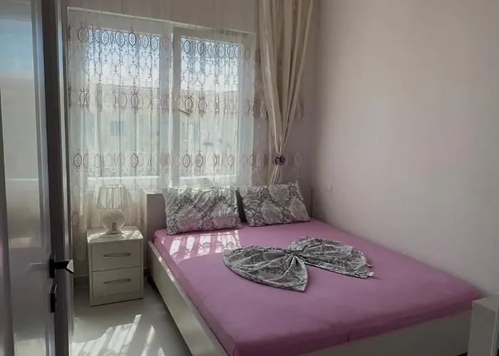 Beachside * Golem (Tirana)